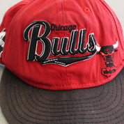 F- Vintage Chicago Bulls NBA New Era Text & Logo Snapback Hat