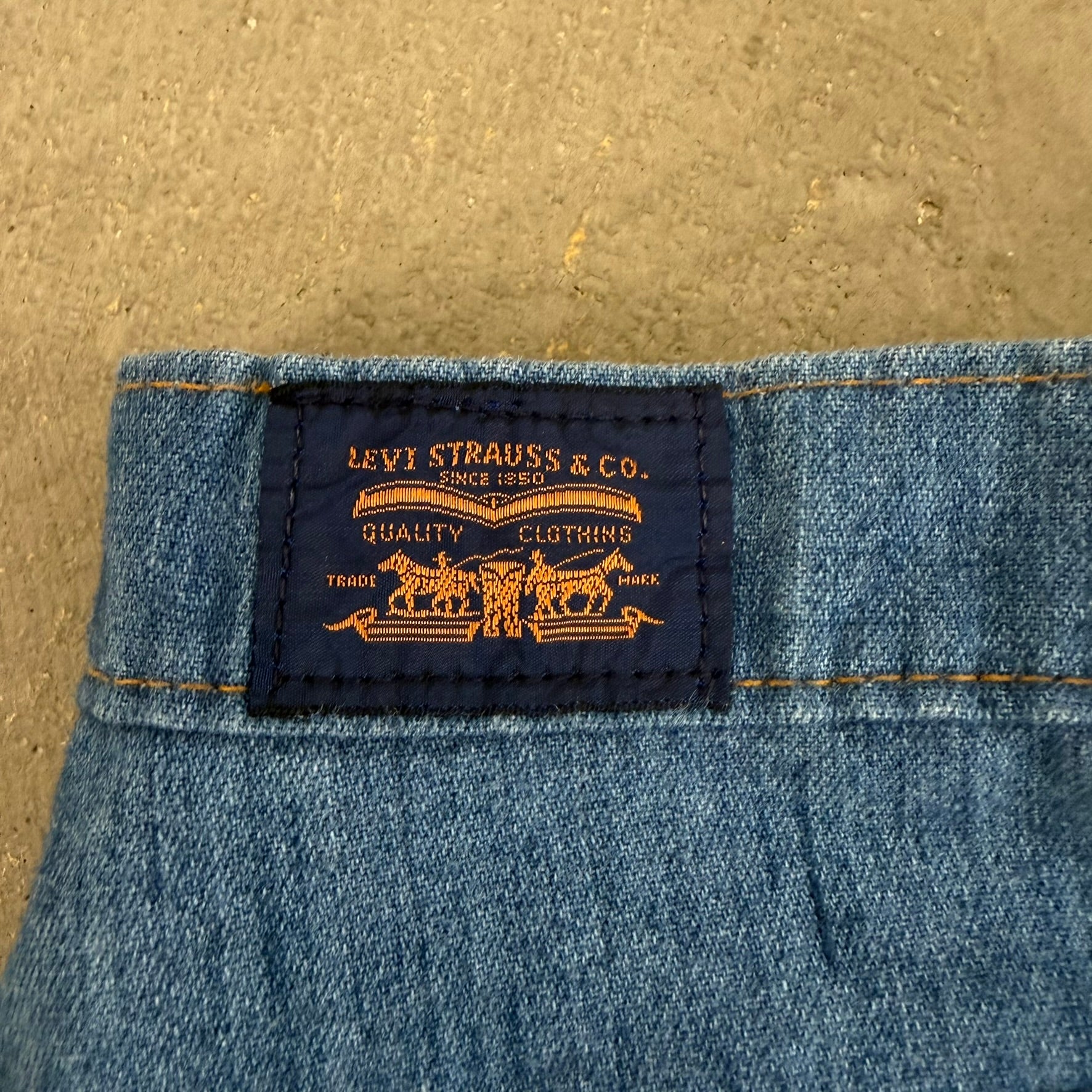 J- Vintage 70s/80s Levi’s Orange Tab Lightweight Denim Chambray Wide Leg Pants - 32x32