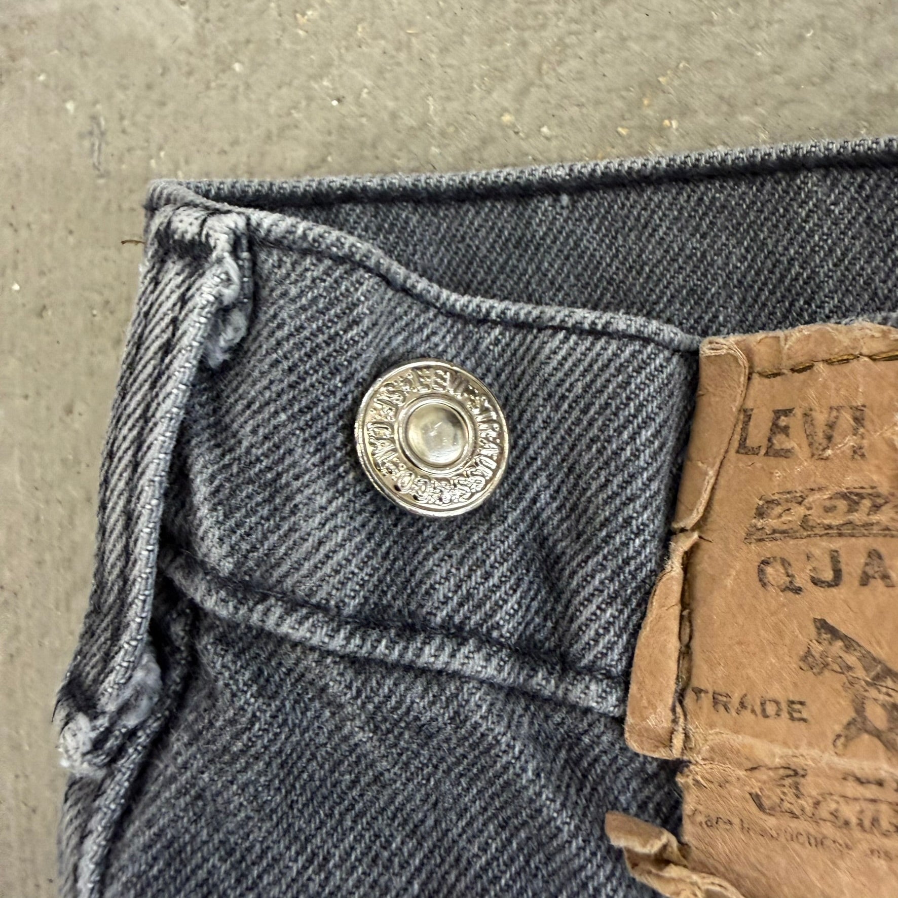 J- Vintage Levi’s Orange Tab Black/Grey Wash Jeans - 33x31 (fits 32x31)