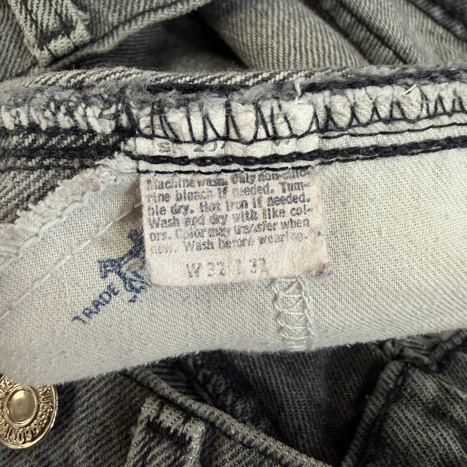 J- Vintage Levi’s Orange Tab Black/Grey Wash Jeans - 33x31 (fits 32x31)