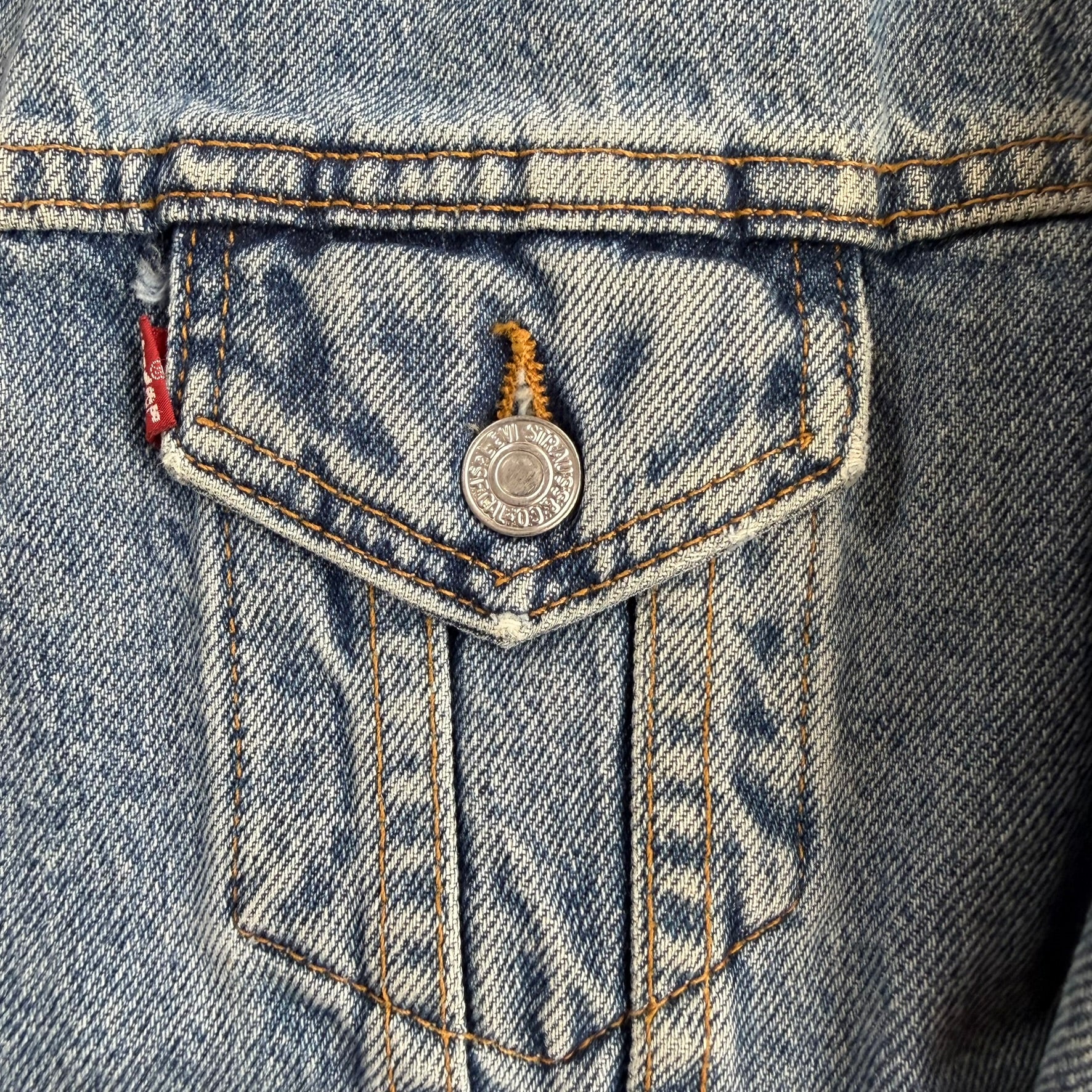 J- Vintage '95 Levi's 77597 Made In USA Trucker Denim Jacket - L