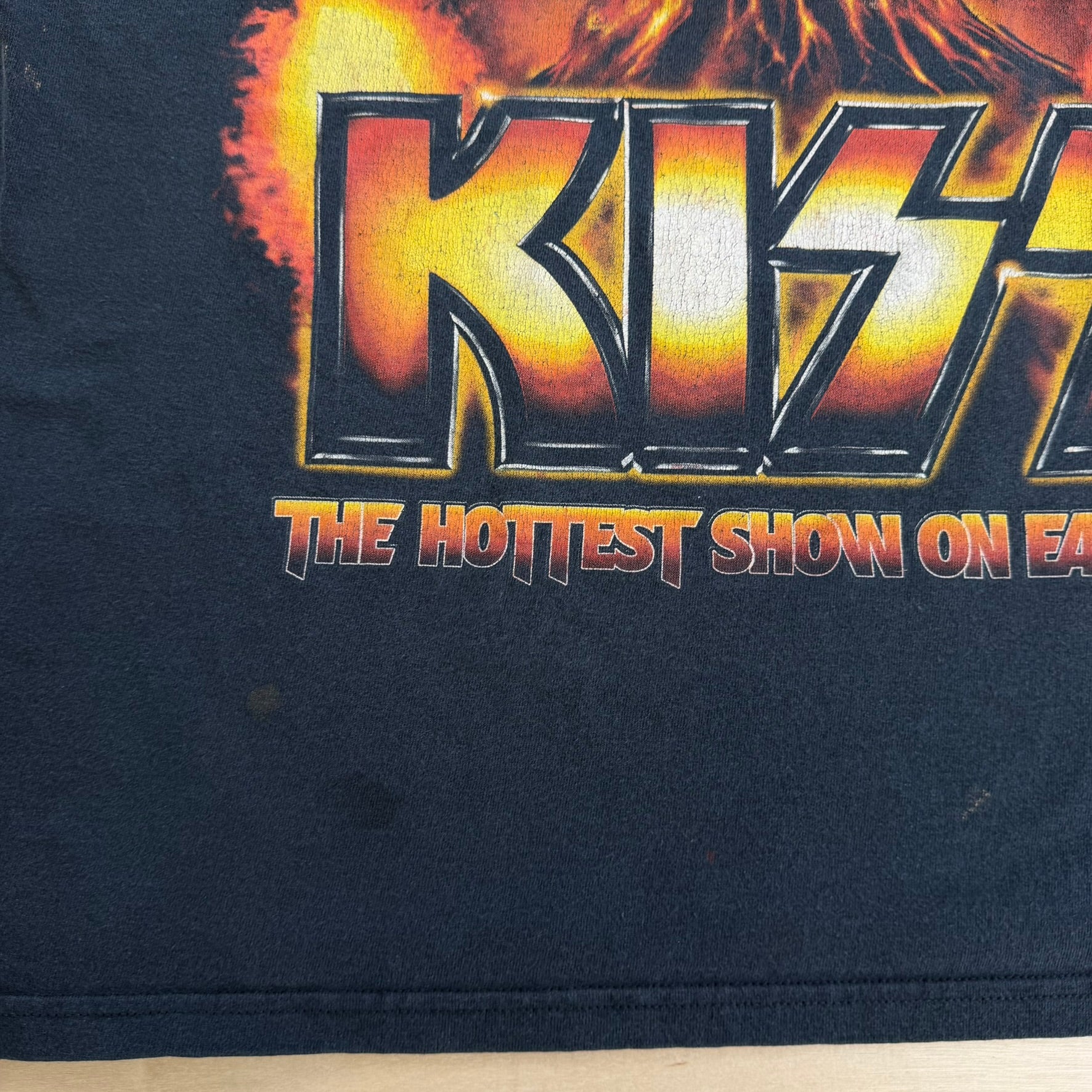 J- Vintage '11 Kiss The Hottest Show On Earth Tour Graphic Tee - XL