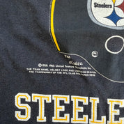 J- Vintage Pittsburgh Steelers NFL Snoopy Graphic Single Stitch Tee - M/L