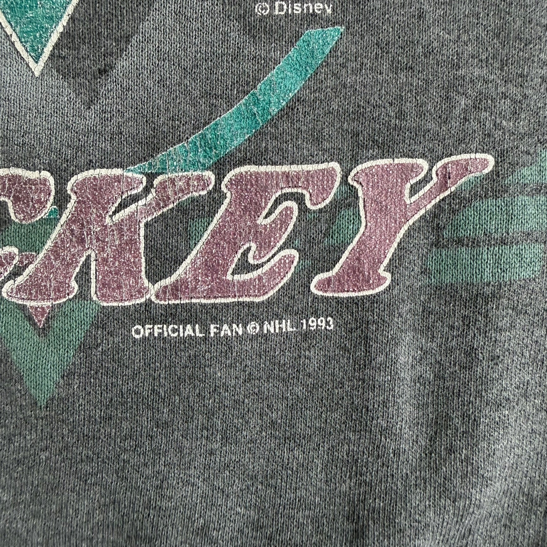 J- Vintage '93 Anaheim Mighty Ducks NHL Text & Graphic Made In USA Crewneck - M