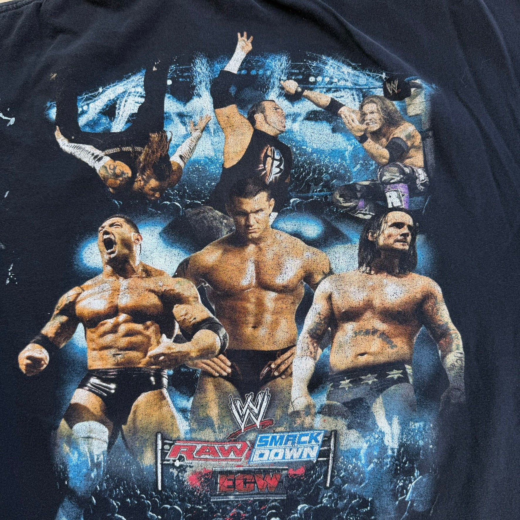 J- Vintage WWE Raw Smackdown ECW Picture Graphic Tee - L