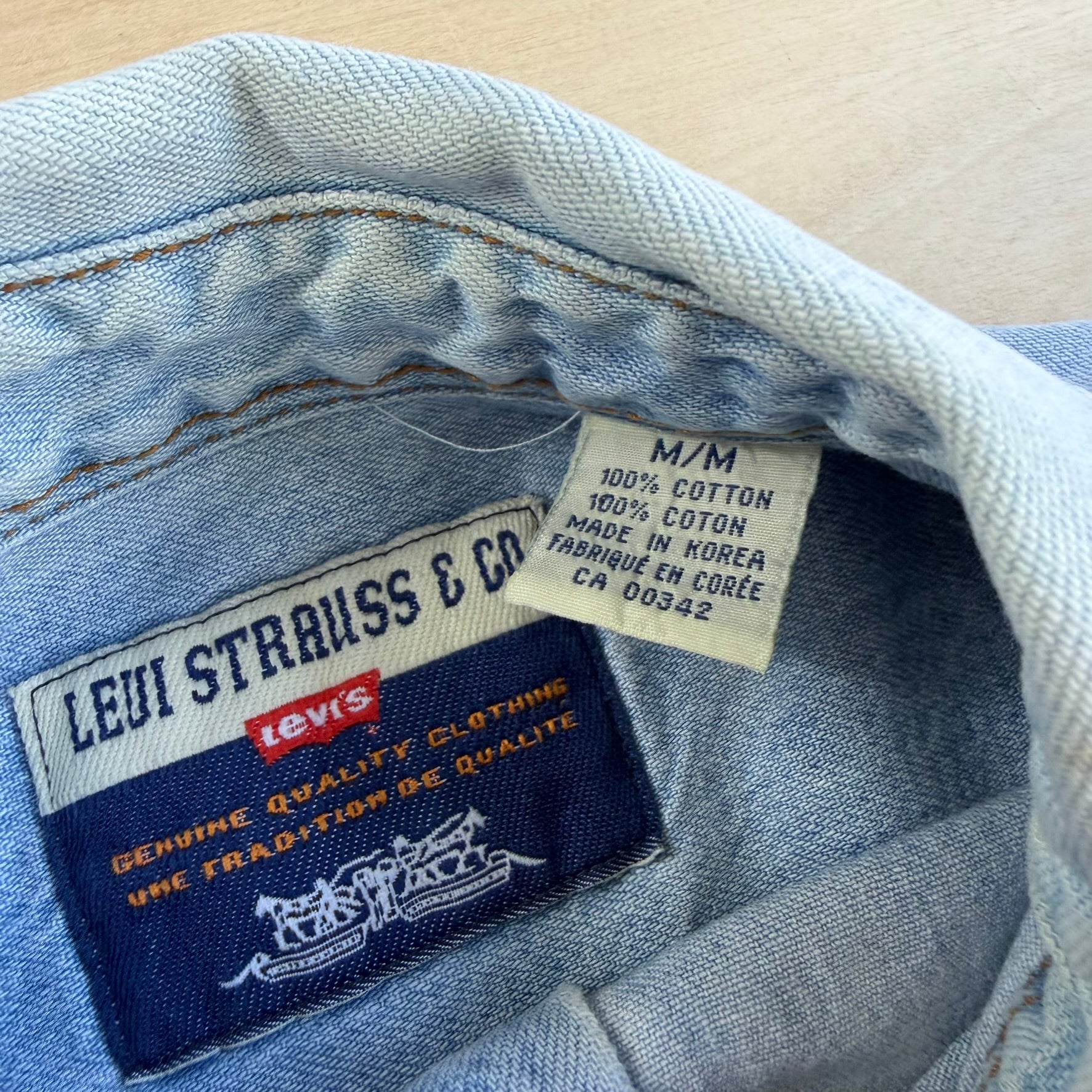 J- Vintage 90s Levi's Orange Tab Denim Button Down Shirt - M