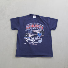 Load image into Gallery viewer, F- Vintage 2000 New York Yankees Vs Mets MLB Subway Series Logo Athletic Tee
