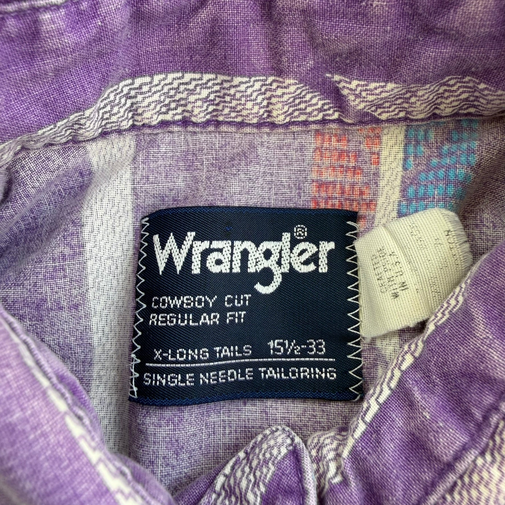J- Vintage Wrangler Western Pattern Button Down Shirt - 15 1/2 33 (fits M)