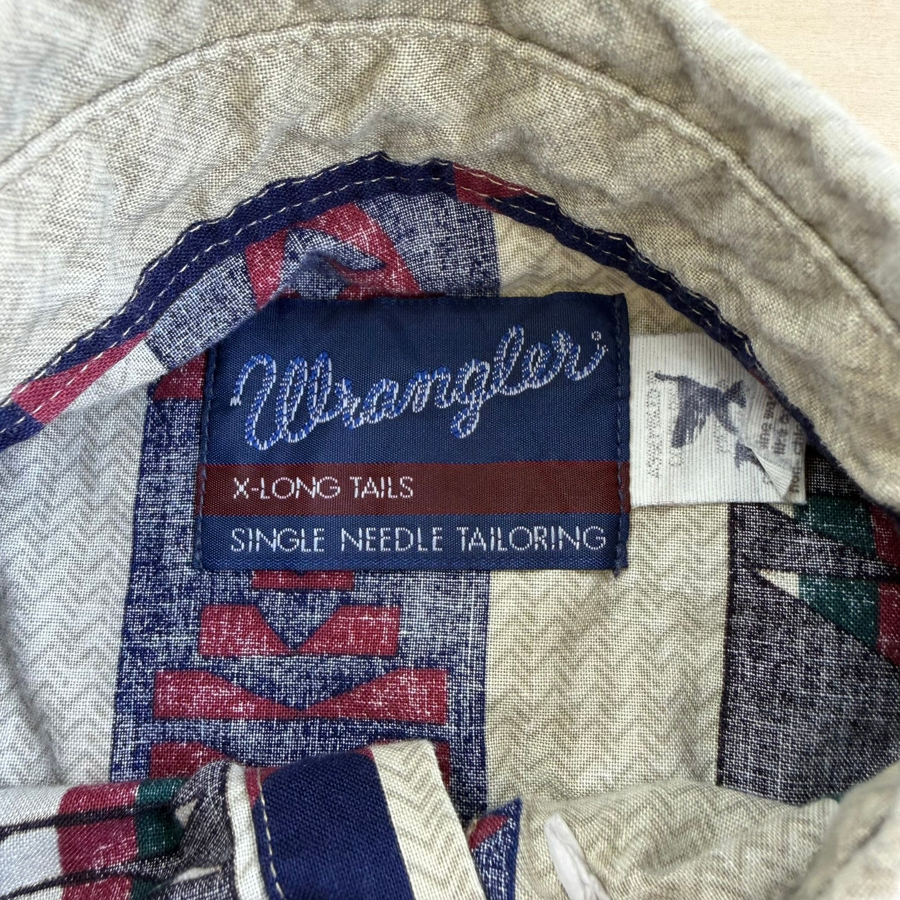 J- Vintage Wrangler Western Pattern Button Down Shirt - XL Long