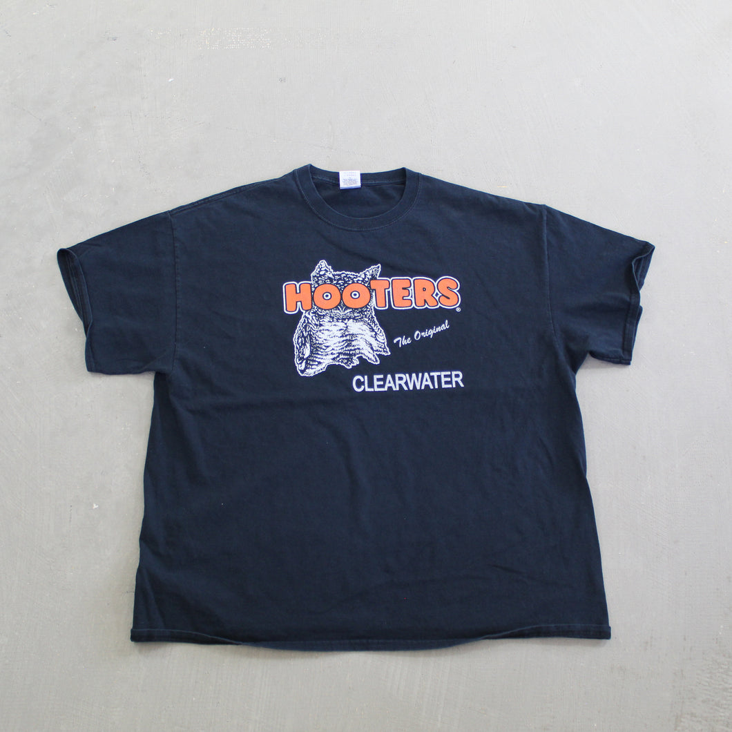 F- Vintage Hooters Clearwater Logo Tee