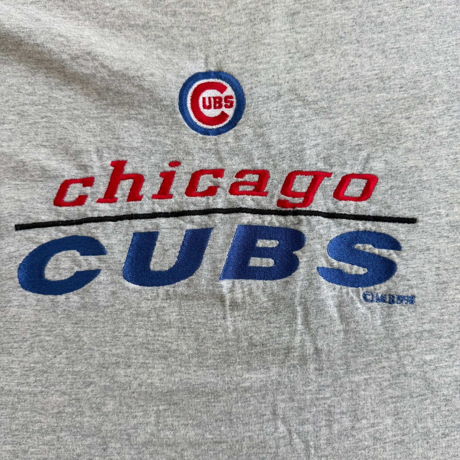 J- Vintage '98 Chicago Cubs NFL Pro Player Embroidered Text & Logo Tee - L
