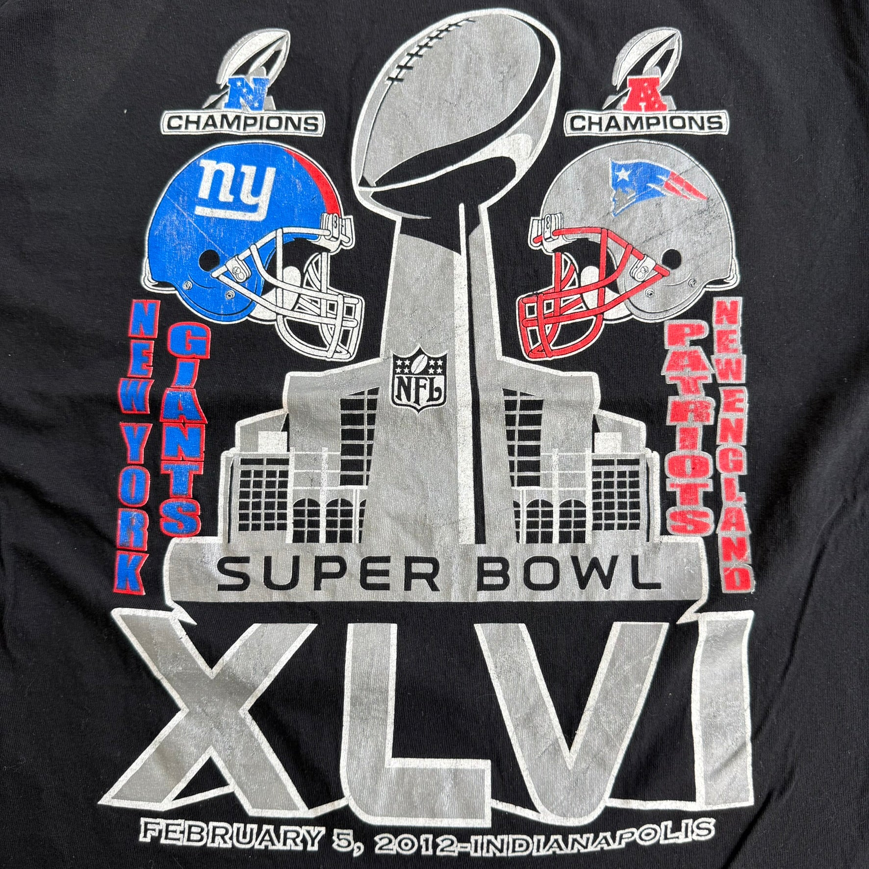 J- Vintage '12 NFL Super Bowl 46 New York Giants Vs New England Patriots Graphic Tee - L
