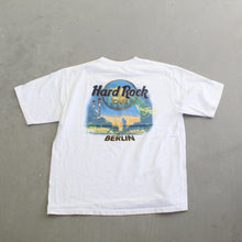 Load image into Gallery viewer, F- Vintage 90s Hard Rock Cafe Berlin Graphic Tee
