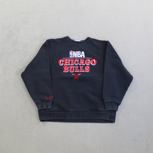 F- Vintage Chicago Bulls NBA Mitchell & Ness Embroidered Text & Logo Crewneck