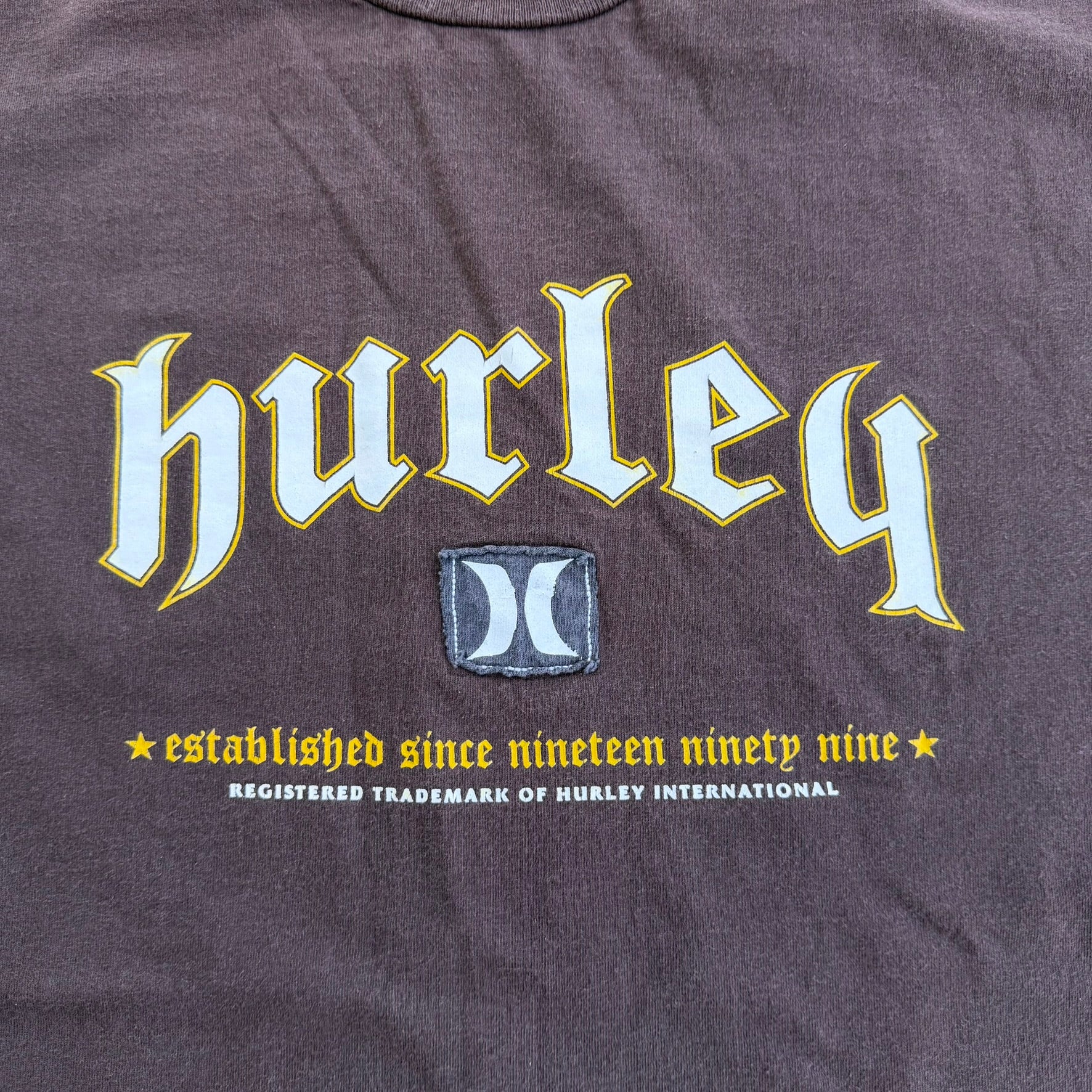 J- Vintage Hurley International Text Graphic Long Sleeve Tee - L