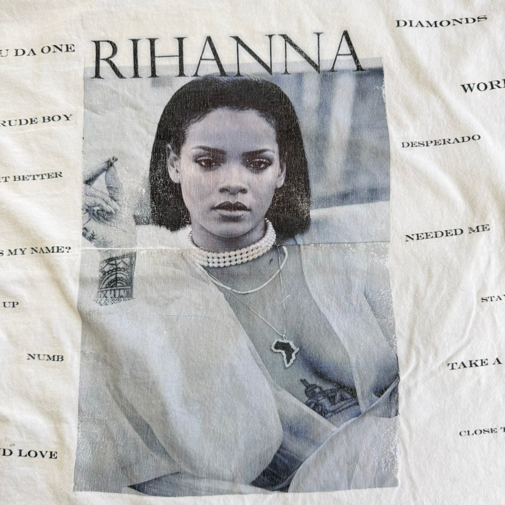 J- Vintage Rihanna Picture & Text Graphic Tee - L