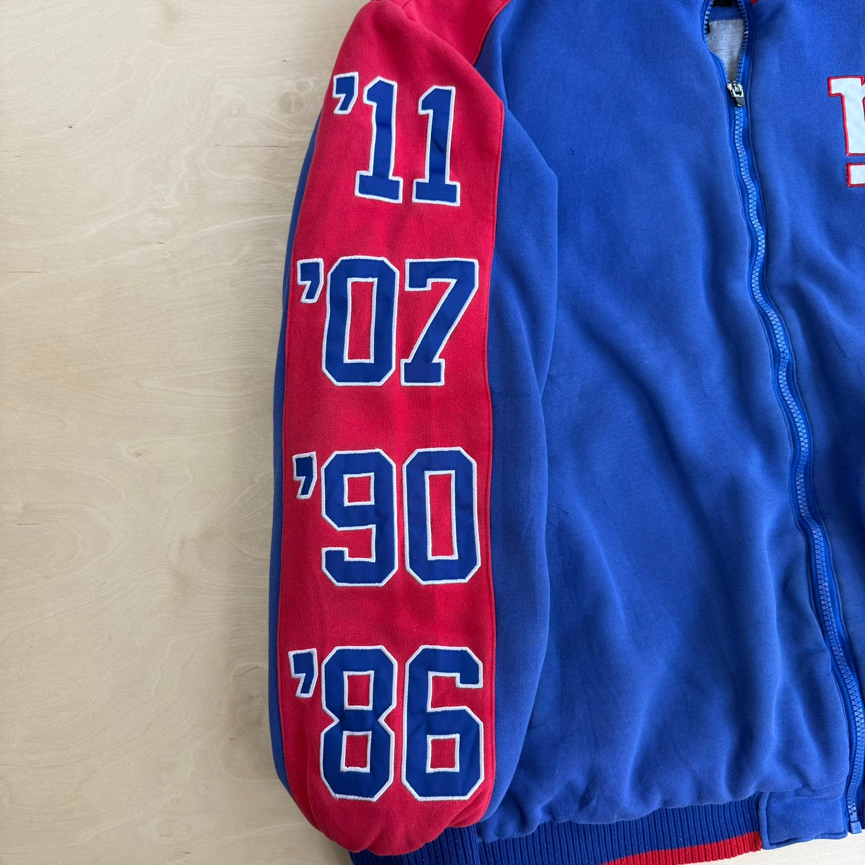 J- Vintage '11 New York Giants NFL Super Bowl Champs Embroidered Patches Zip Up Sweatshirt Jacket - 2XL