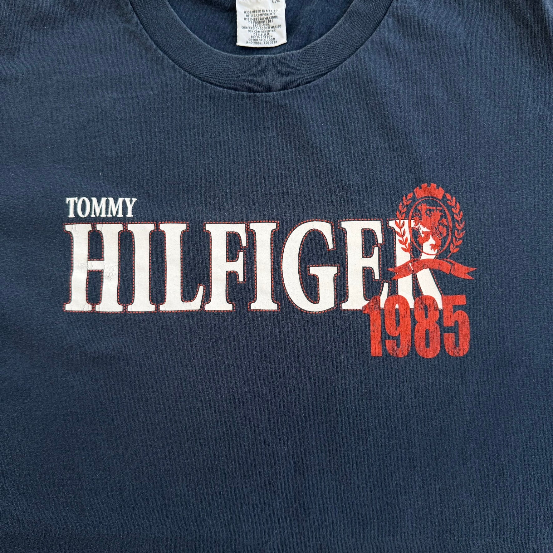 J- Vintage Tommy Hilfiger 1985 Text Graphic Tee - L