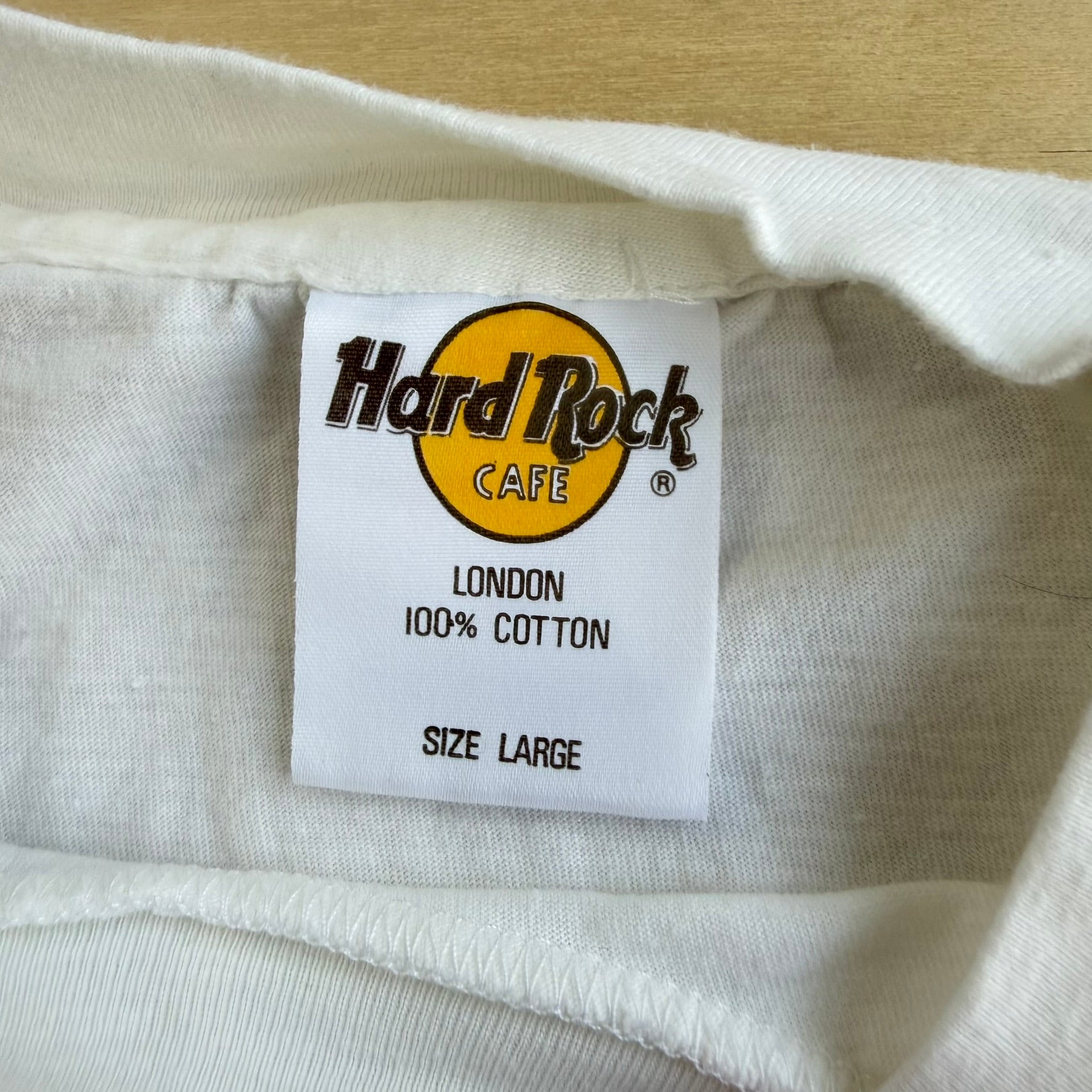 J- Vintage 90s Hard Rock Cafe London Logo Graphic Tee - L