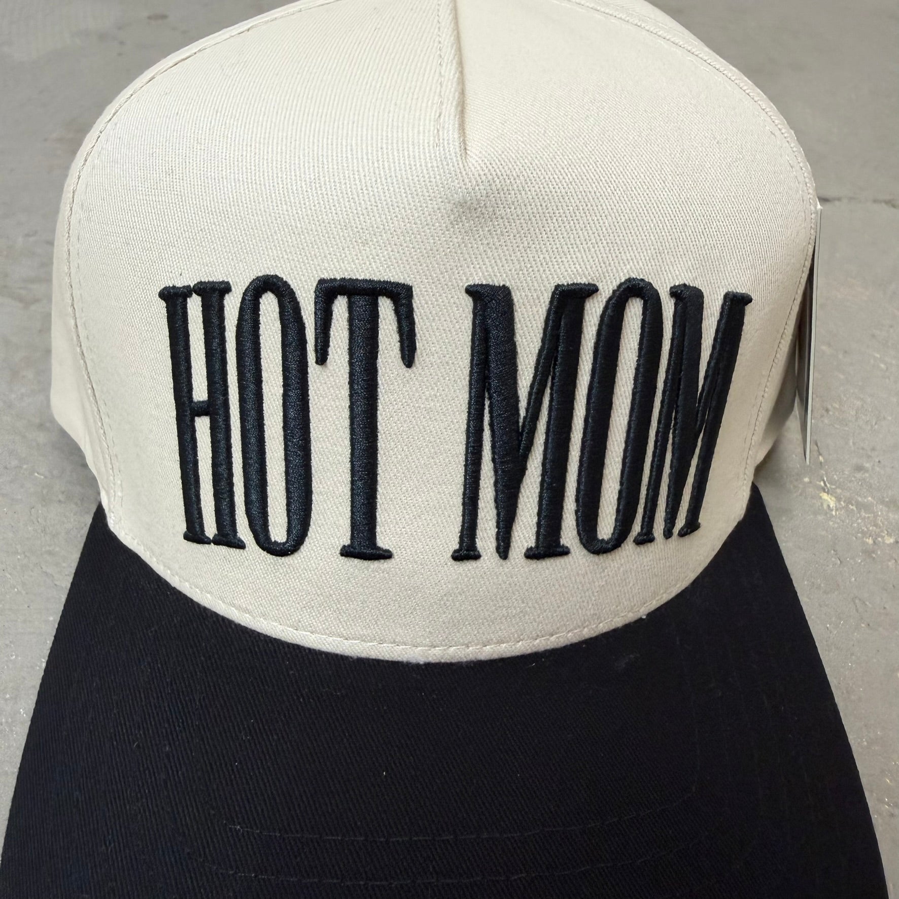 K- Black Hot Mom Embroidered Snapback Hat - 35