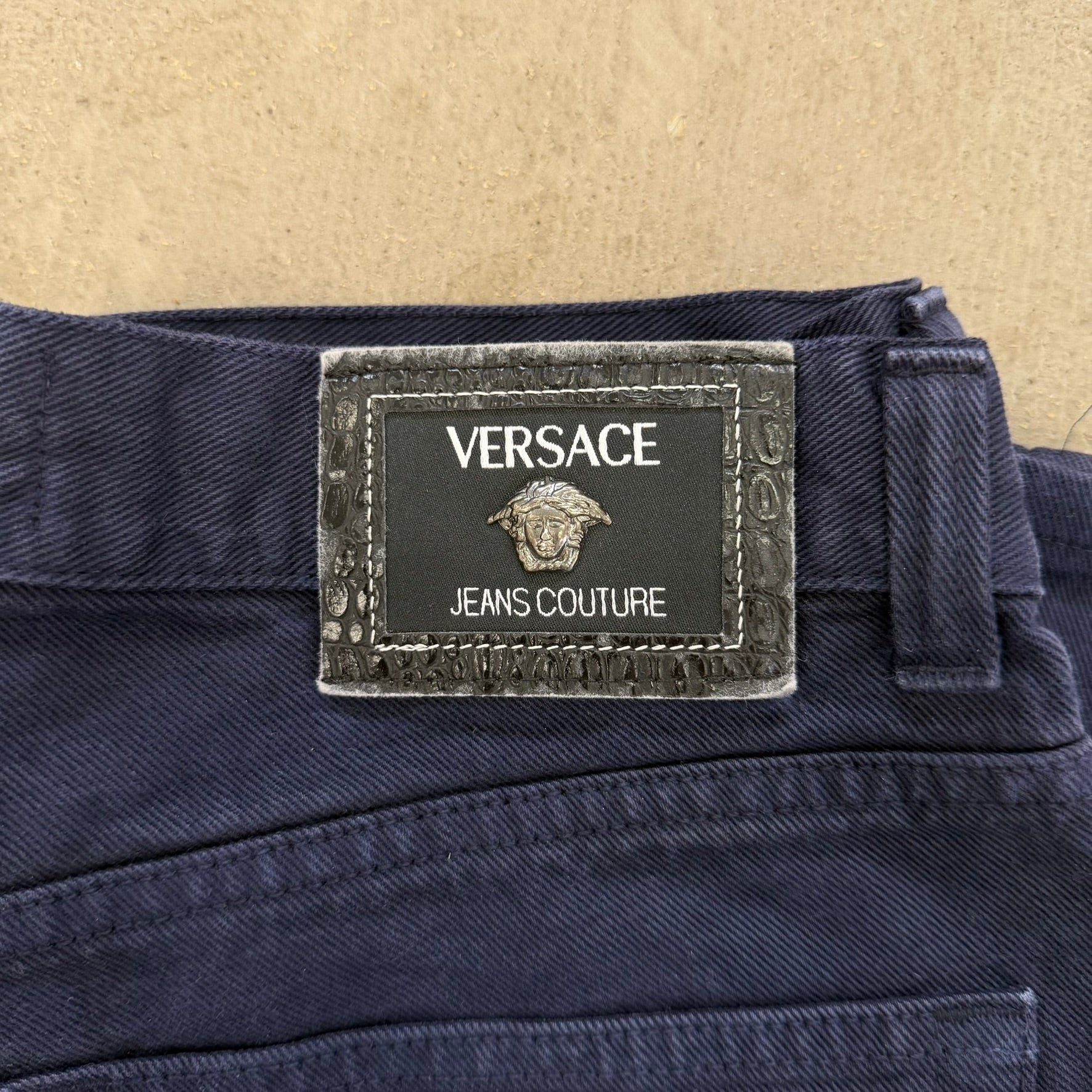 J- Vintage Versace Jeans Couture Made In Italy Indigo Jeans -  w32 (fits 32x30)