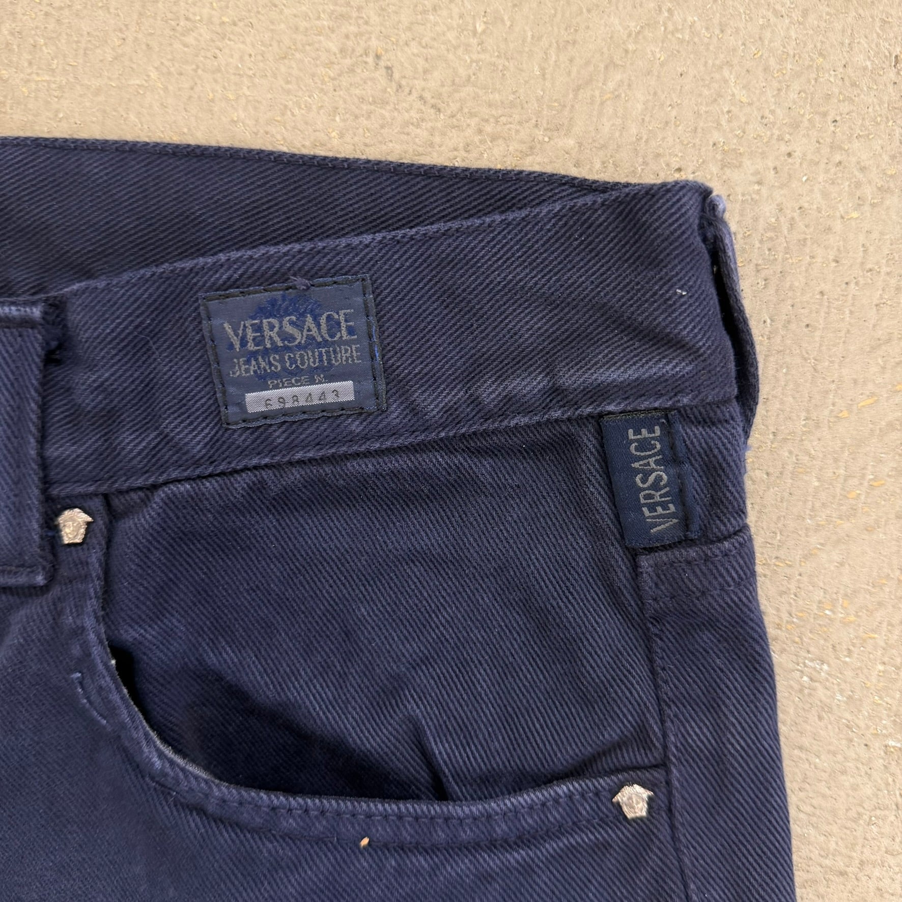 J- Vintage Versace Jeans Couture Made In Italy Indigo Jeans -  w32 (fits 32x30)