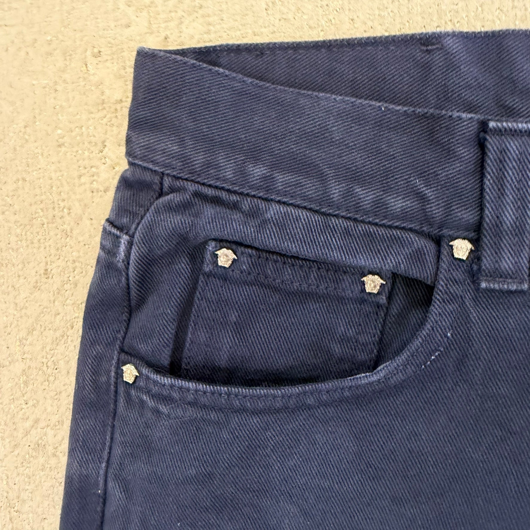 J- Vintage Versace Jeans Couture Made In Italy Indigo Jeans -  w32 (fits 32x30)