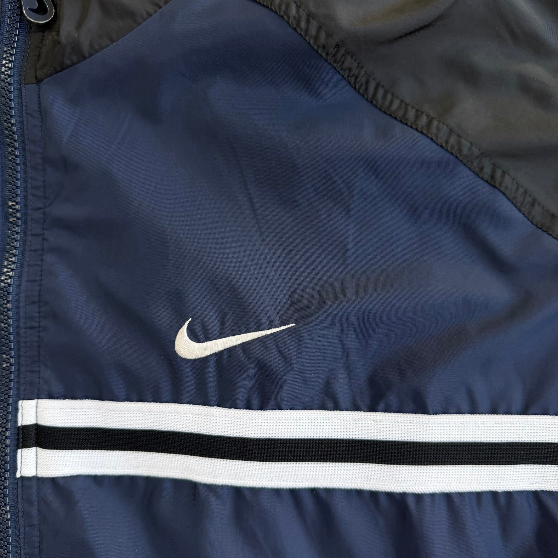 J- Vintage 90s Nike Embroidered Swoosh Zip Up Lightweight Jacket - L