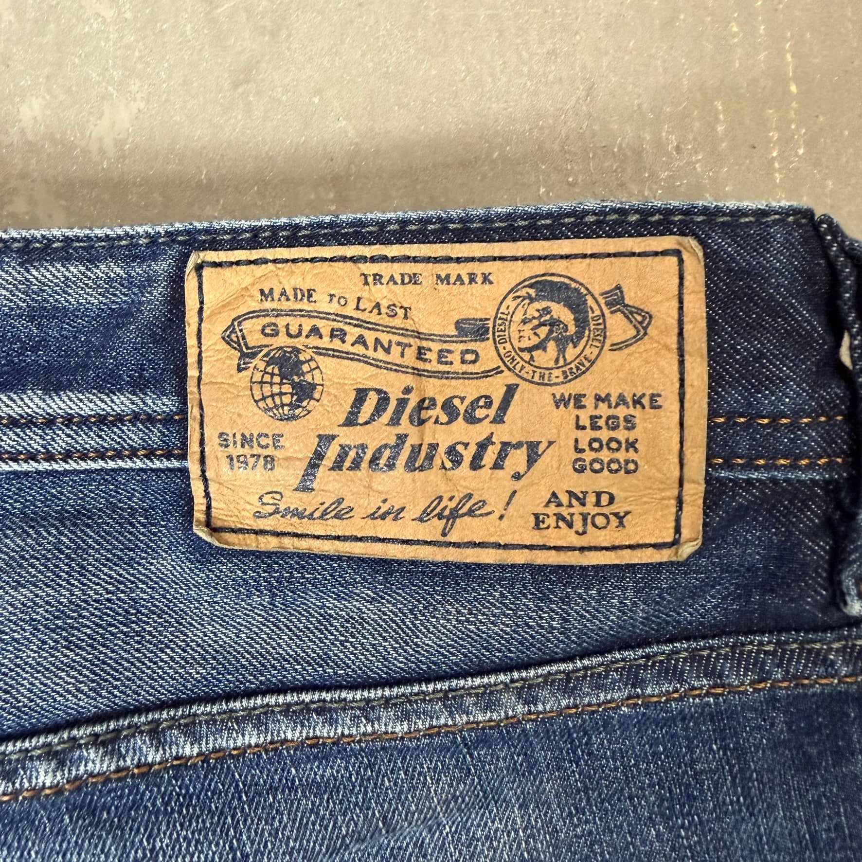 J- Vintage Diesel Larkee Regular Straight Leg Jeans - 33x32
