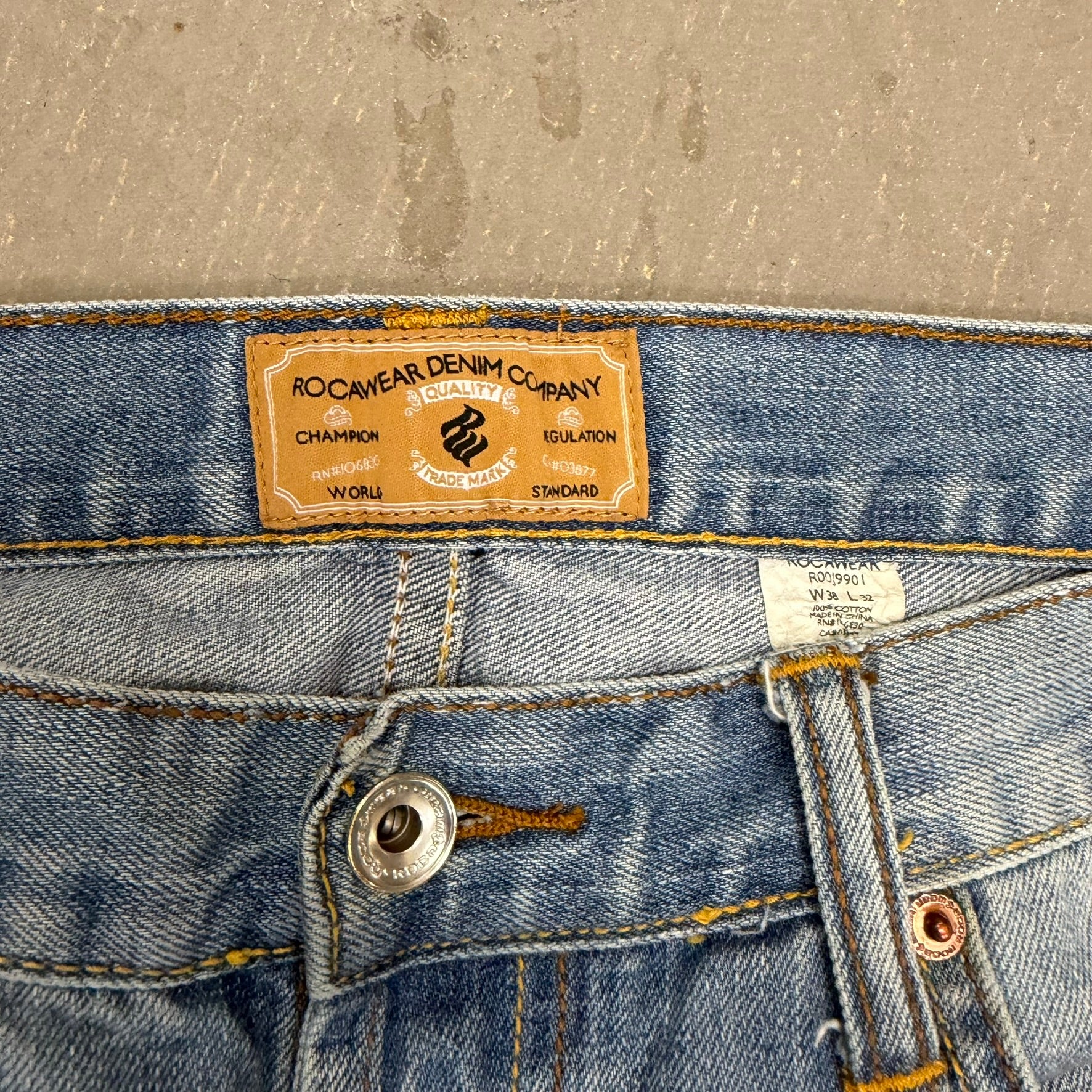 J- Vintage Rocawear Denim Company Straight Leg Jeans - 38x32