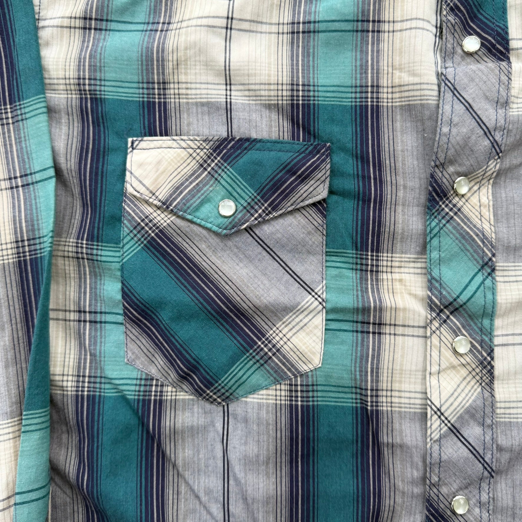 J- Vintage Wrangler Western Plaid Pearl Snap Button Down Shirt - L