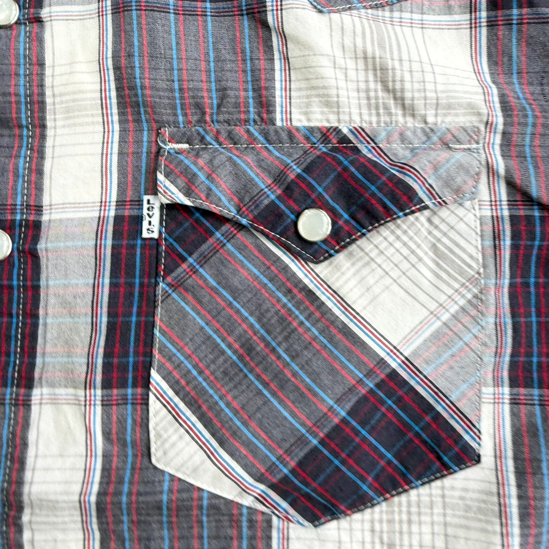 J- Vintage Levi's Western Plaid Pearl Snap Button Down Shirt - M