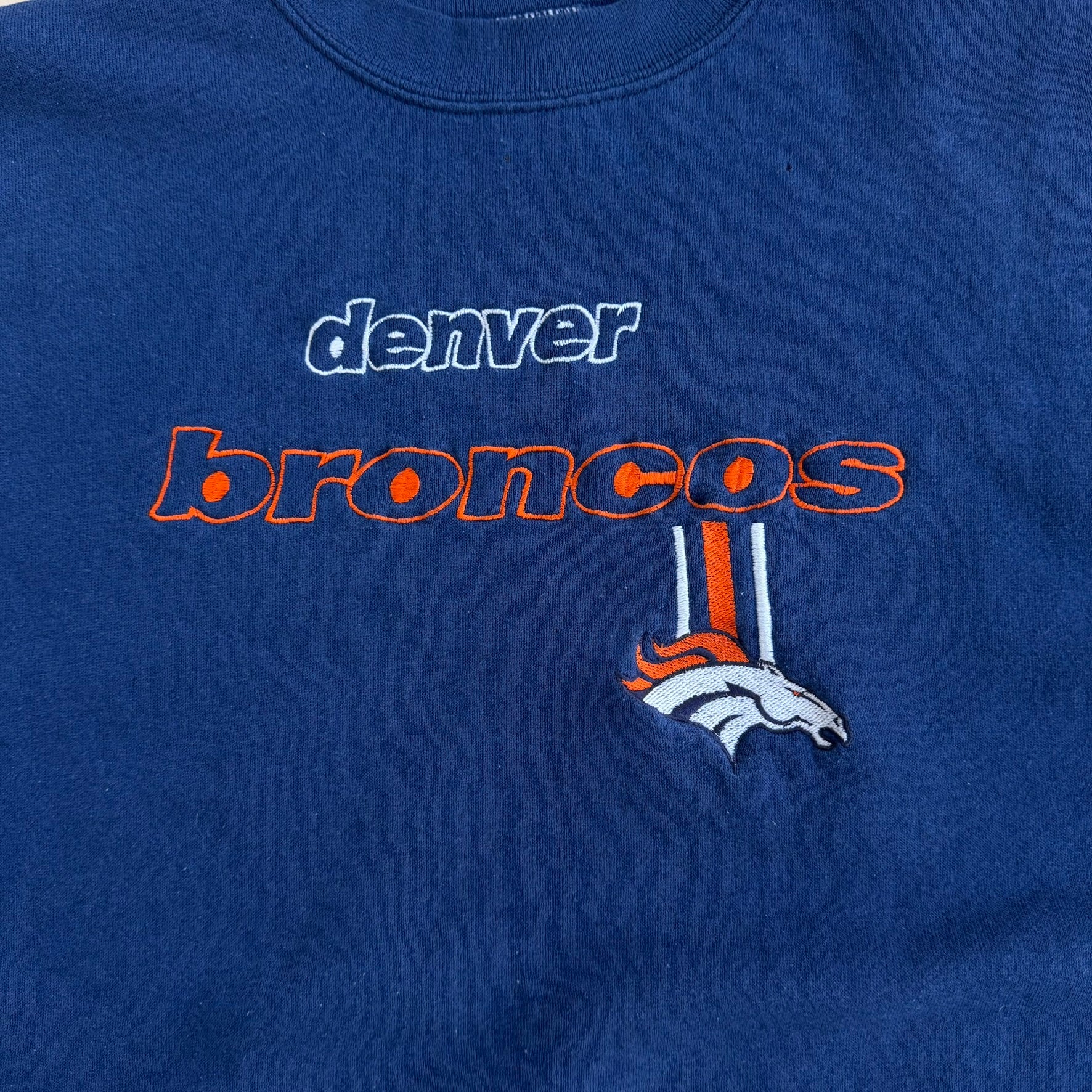 J- Vintage 90s Denver Broncos NFL Logo Athletic Embroidered Logo & Text Crewneck - XL