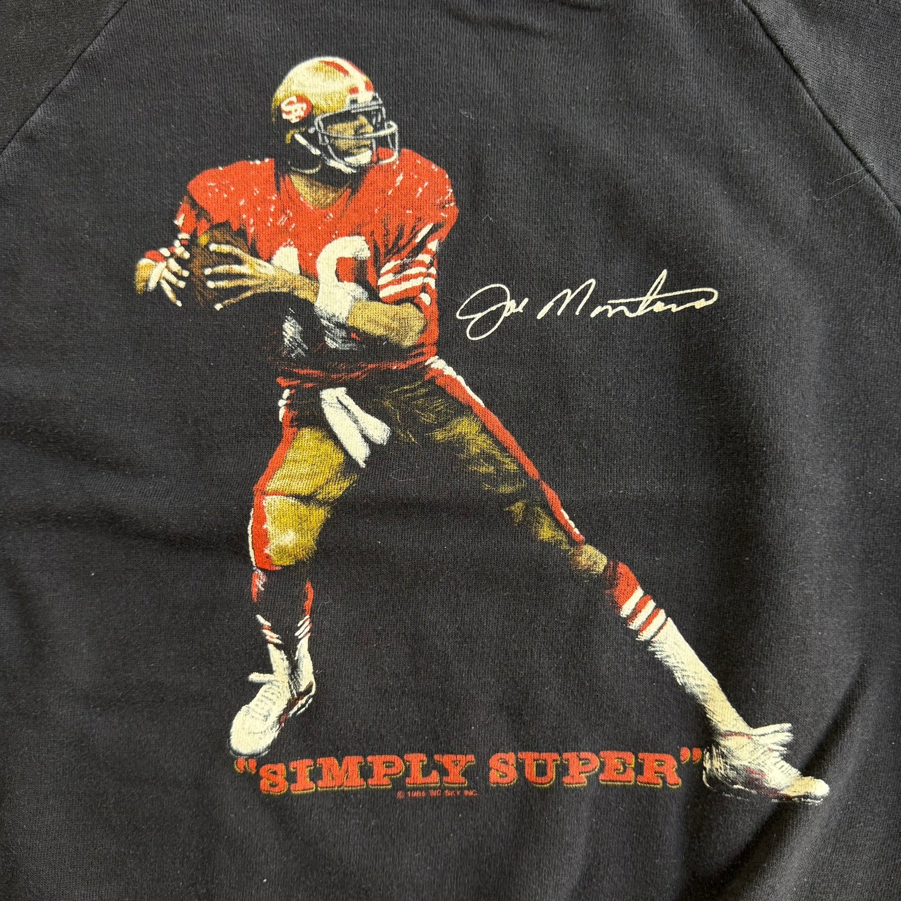 J- Vintage '85 San Francisco 49ers NFL Joe Montana Picture Graphic Made In USA Crewneck - L (fits S)