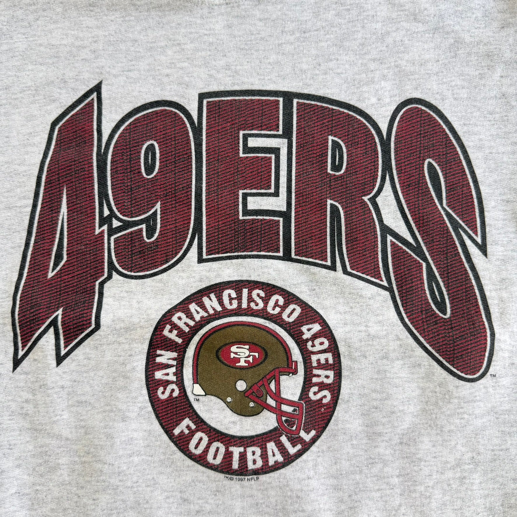 J- Vintage '97 San Francisco 49ers NFL Logo & Text Graphic Crewneck - M
