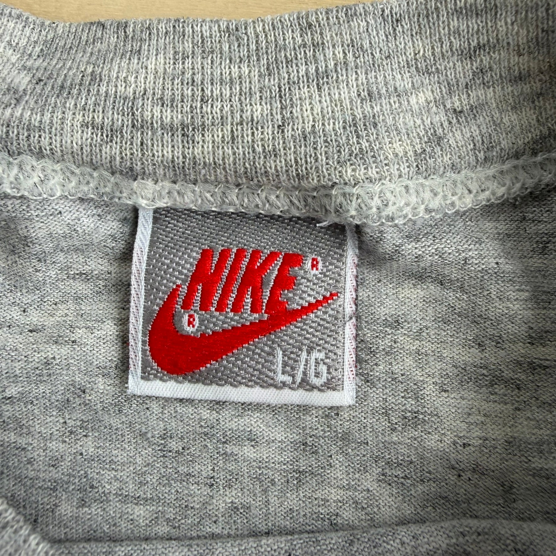 J- Vintage Nike Embroidered Text & Swoosh Single Stitch Tee - L