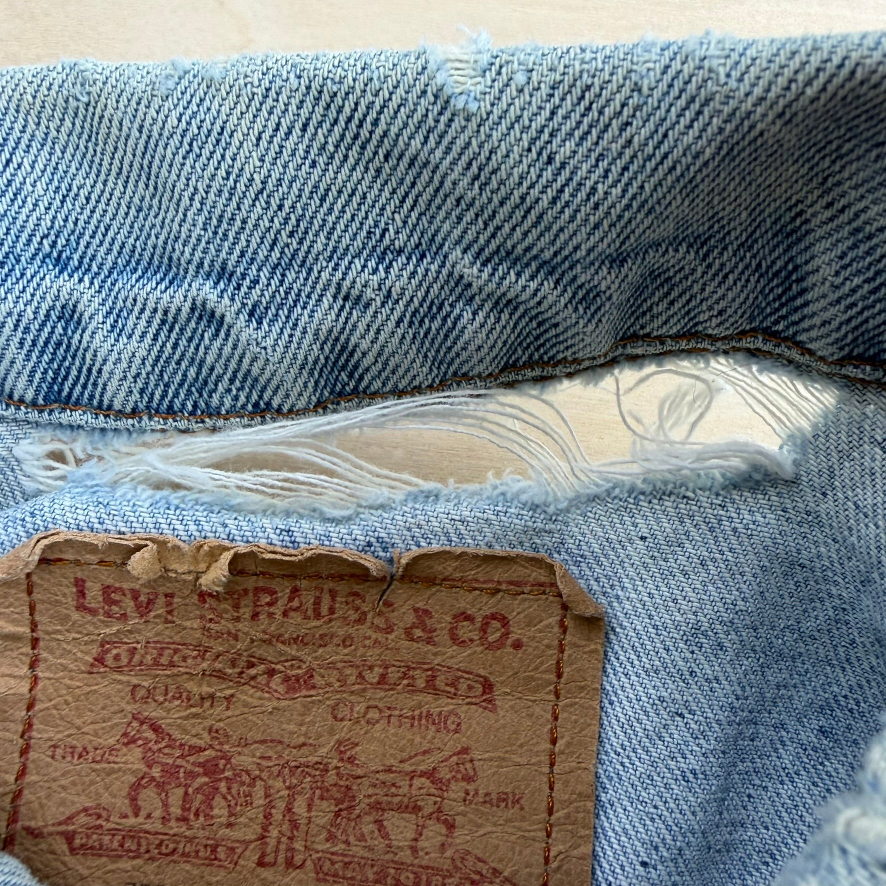 J- Vintage Levi's Orange Tab 70515 0212 Regular Fit Trucker Denim Jacket - 44 (fits L)