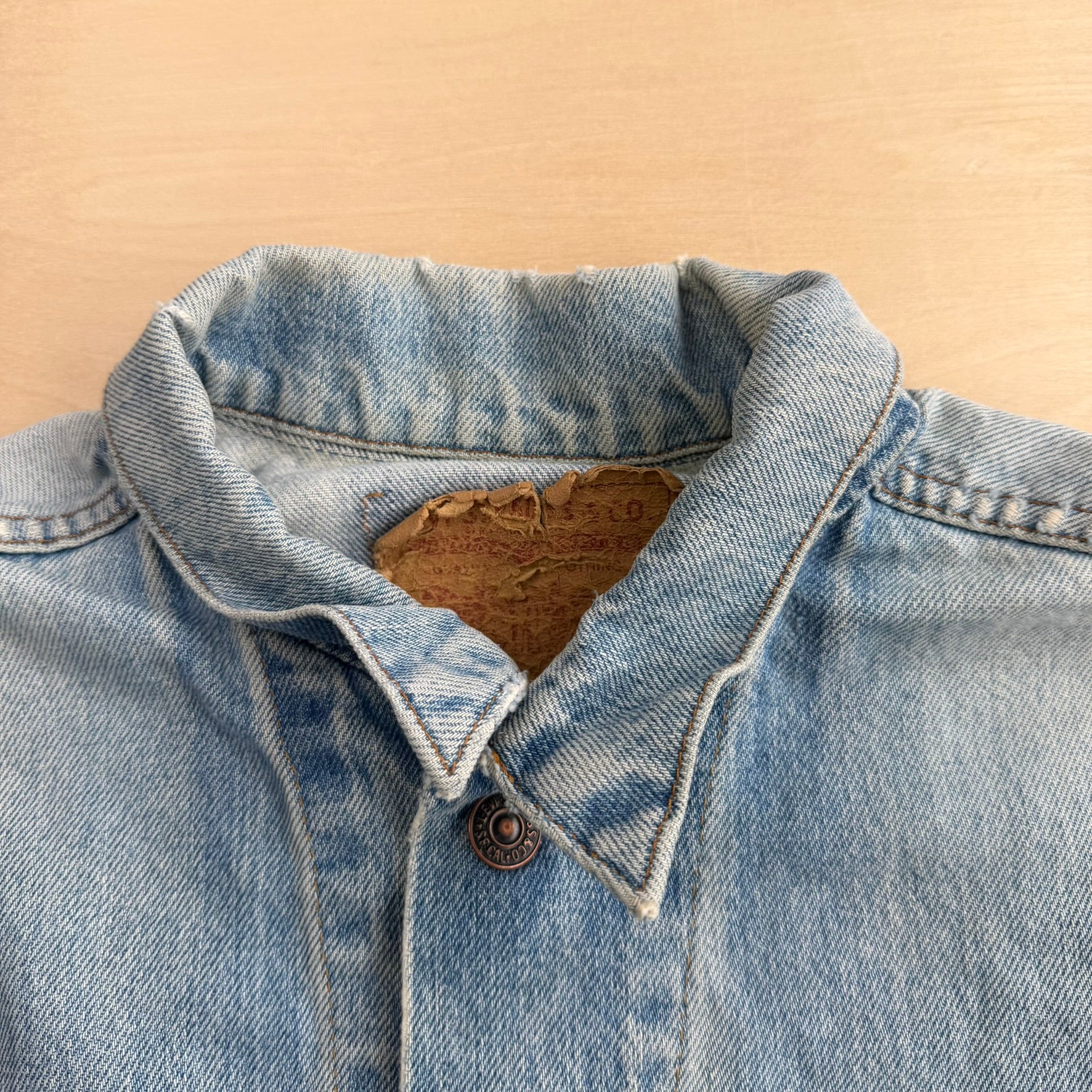 J- Vintage Levi's 75505 0212 Made In Canada Trucker Denim Jacket - 46 (fits L)