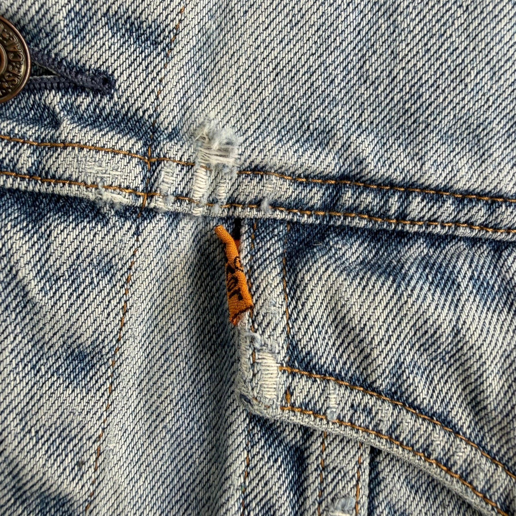 J- Vintage Levi's Orange Tab 70515 0212 Trucker Denim Jacket - 44 (fits L)