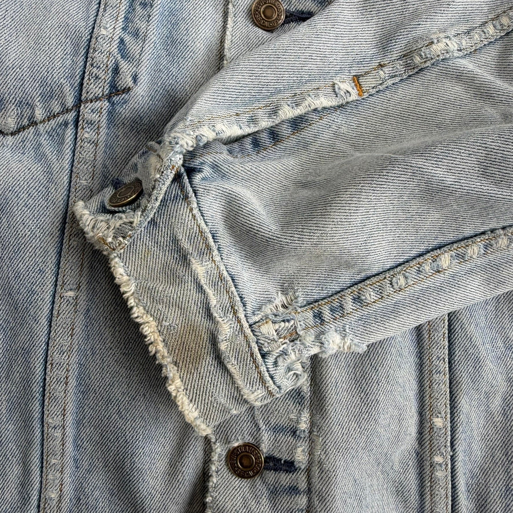 J- Vintage Levi's Orange Tab 70515 0212 Trucker Denim Jacket - 44 (fits L)