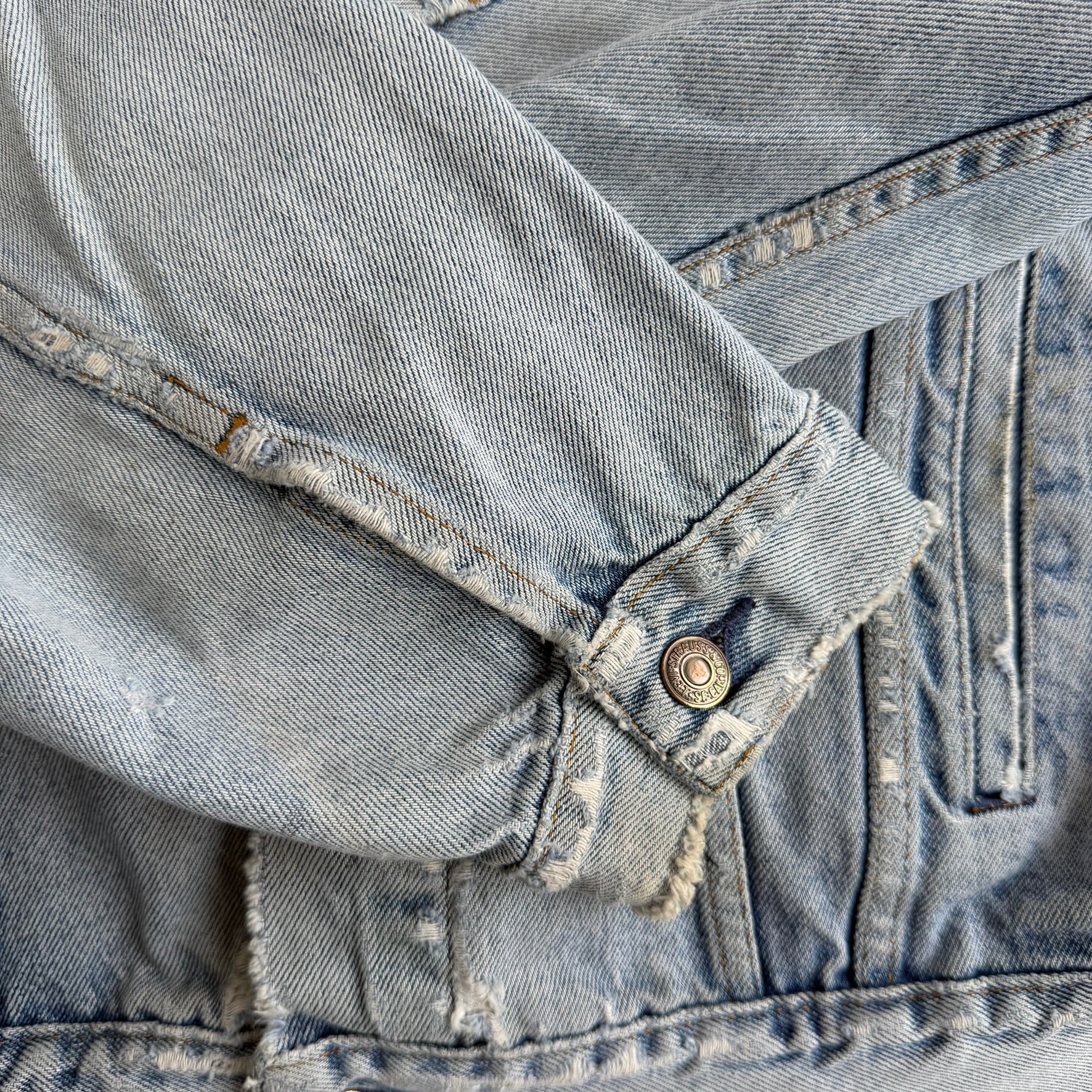 J- Vintage Levi's Orange Tab 70515 0212 Trucker Denim Jacket - 44 (fits L)