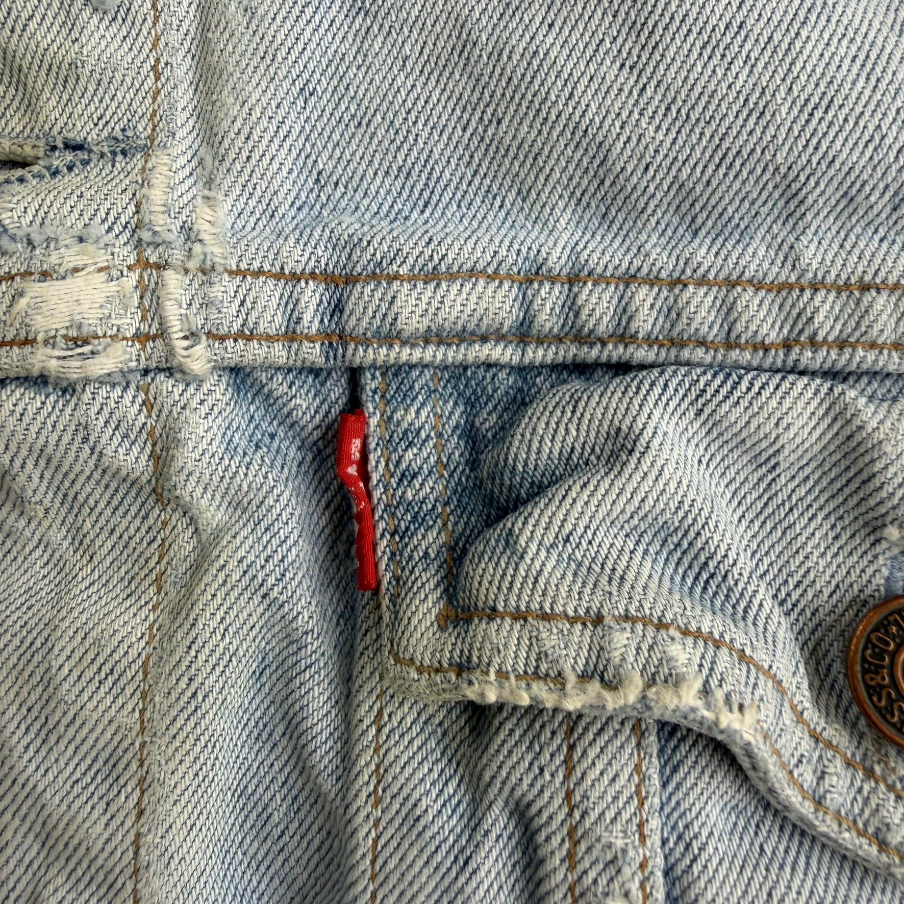 J- Vintage Levi's 70503 0206 Trucker Denim Jacket - M