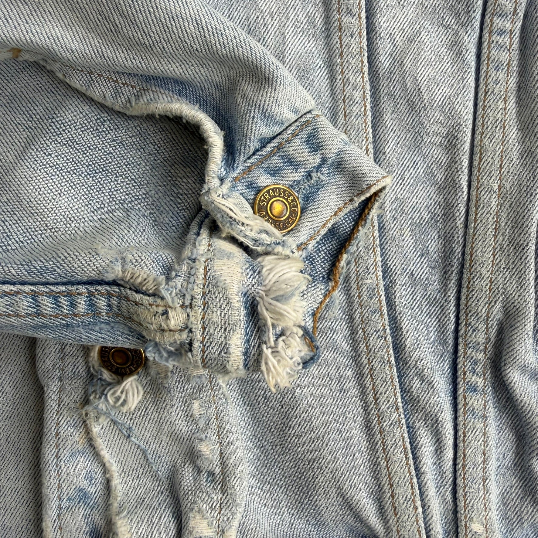 J- Vintage Levi's 70503 0206 Trucker Denim Jacket - M