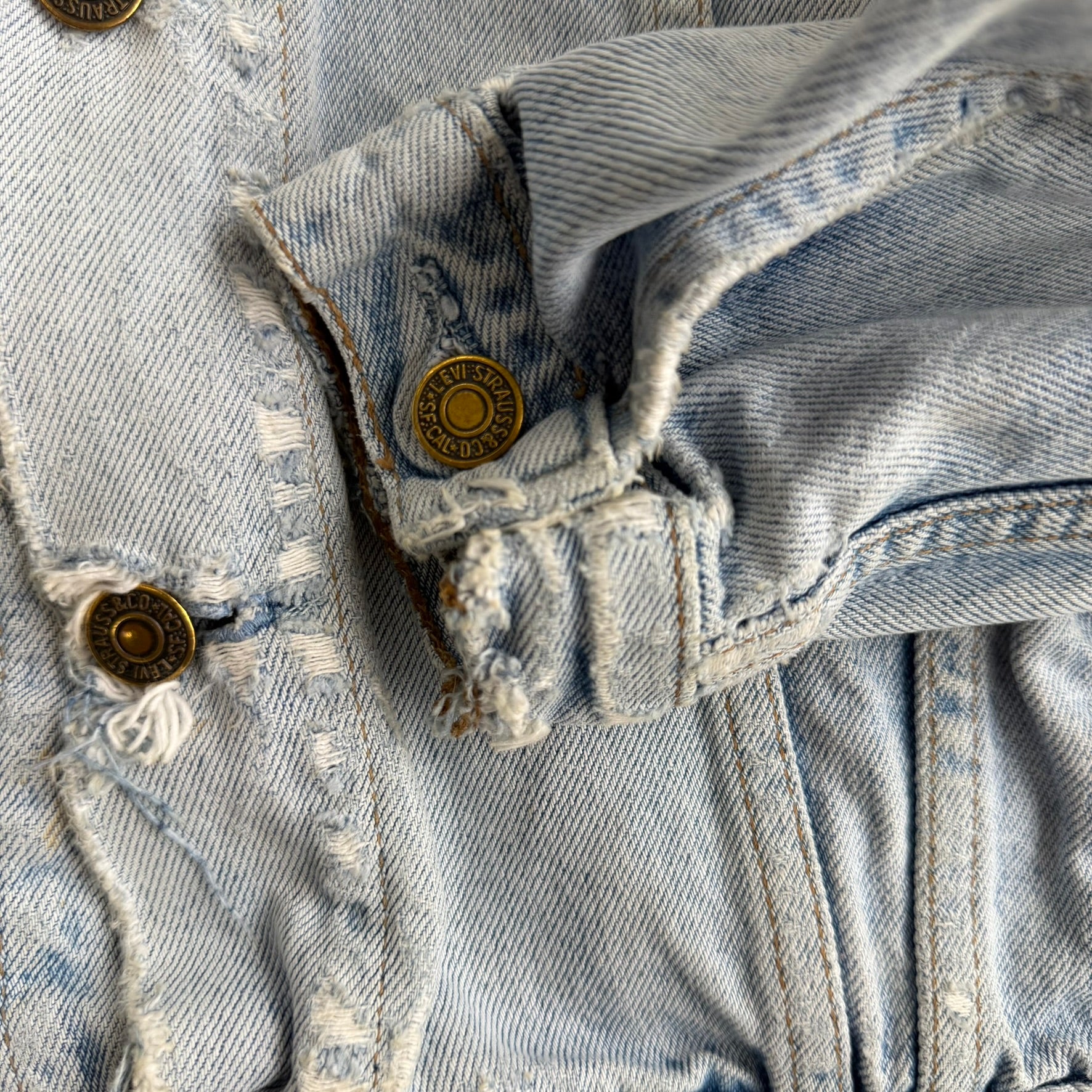 J- Vintage Levi's 70503 0206 Trucker Denim Jacket - M
