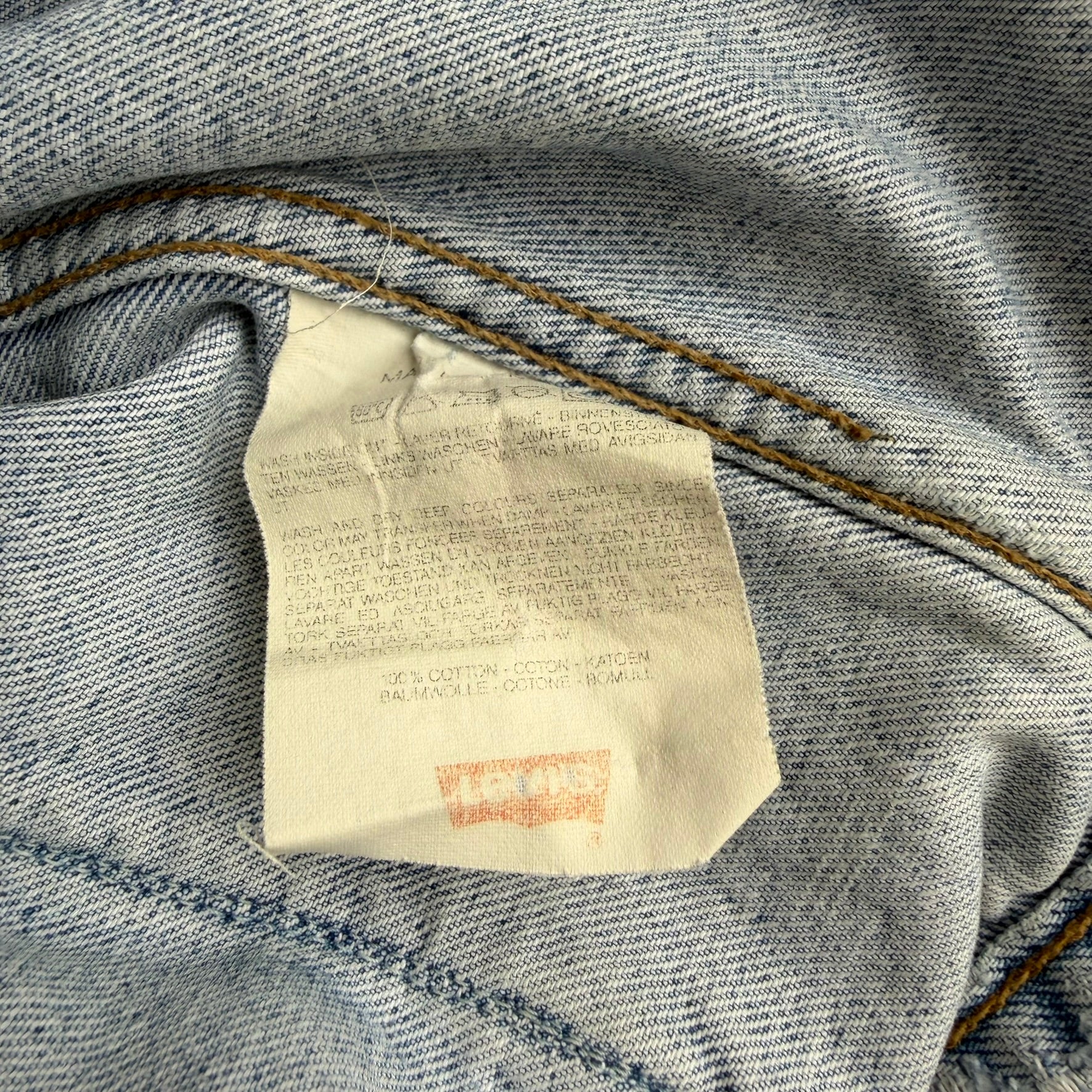 J- Vintage Levi's 70503 0206 Trucker Denim Jacket - M
