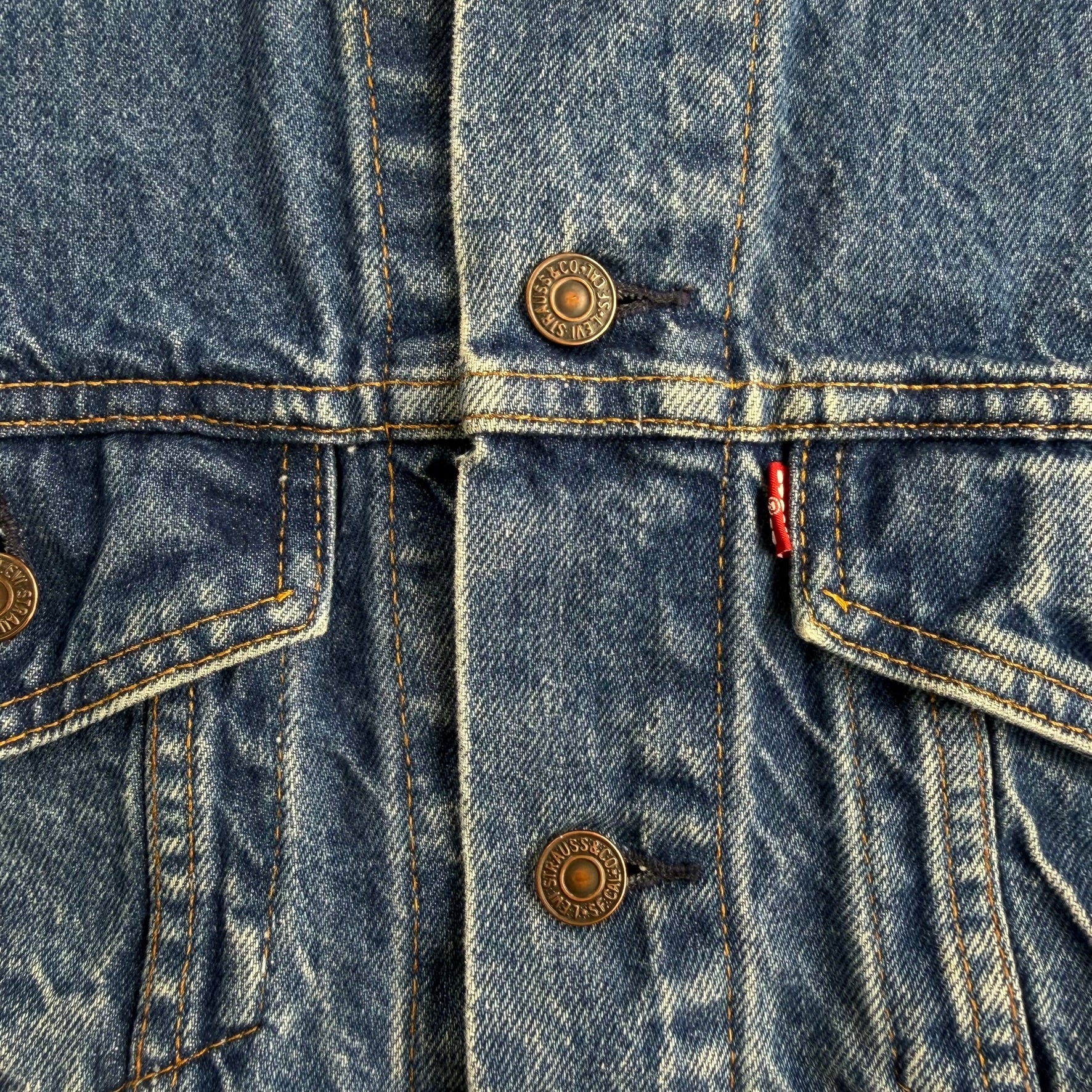J- Vintage Levi's 70506 0216 Made In USA Trucker Denim Jacket - 46 (fits L)