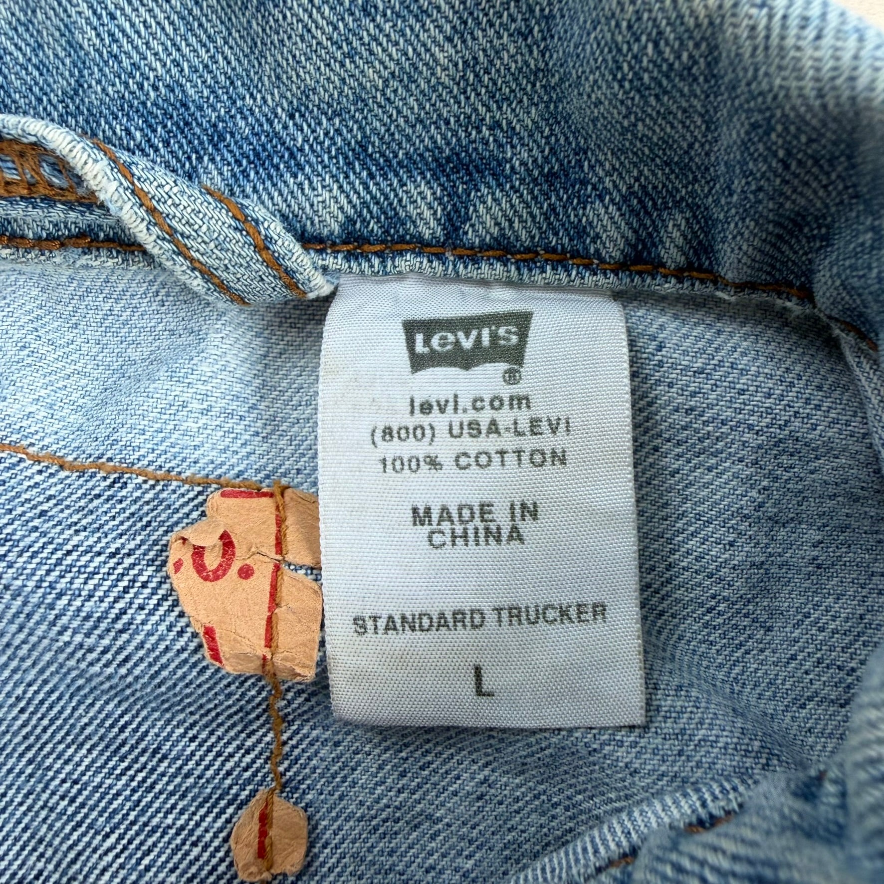 J- Vintage Levi's Standard Trucker Denim Jacket - L