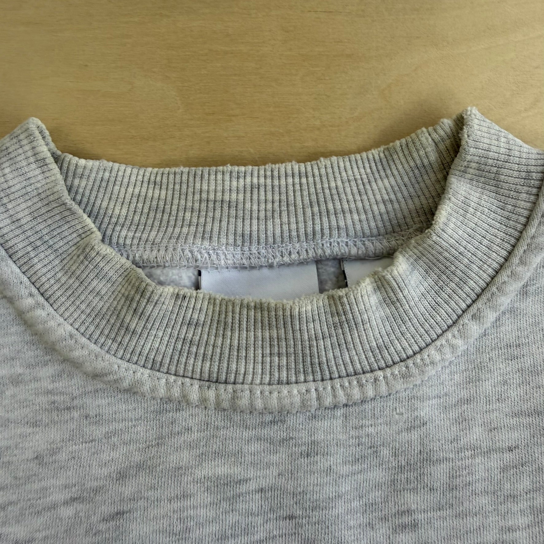 J- Vintage Y2K Fila Embroidered Text Logo Crewneck - M