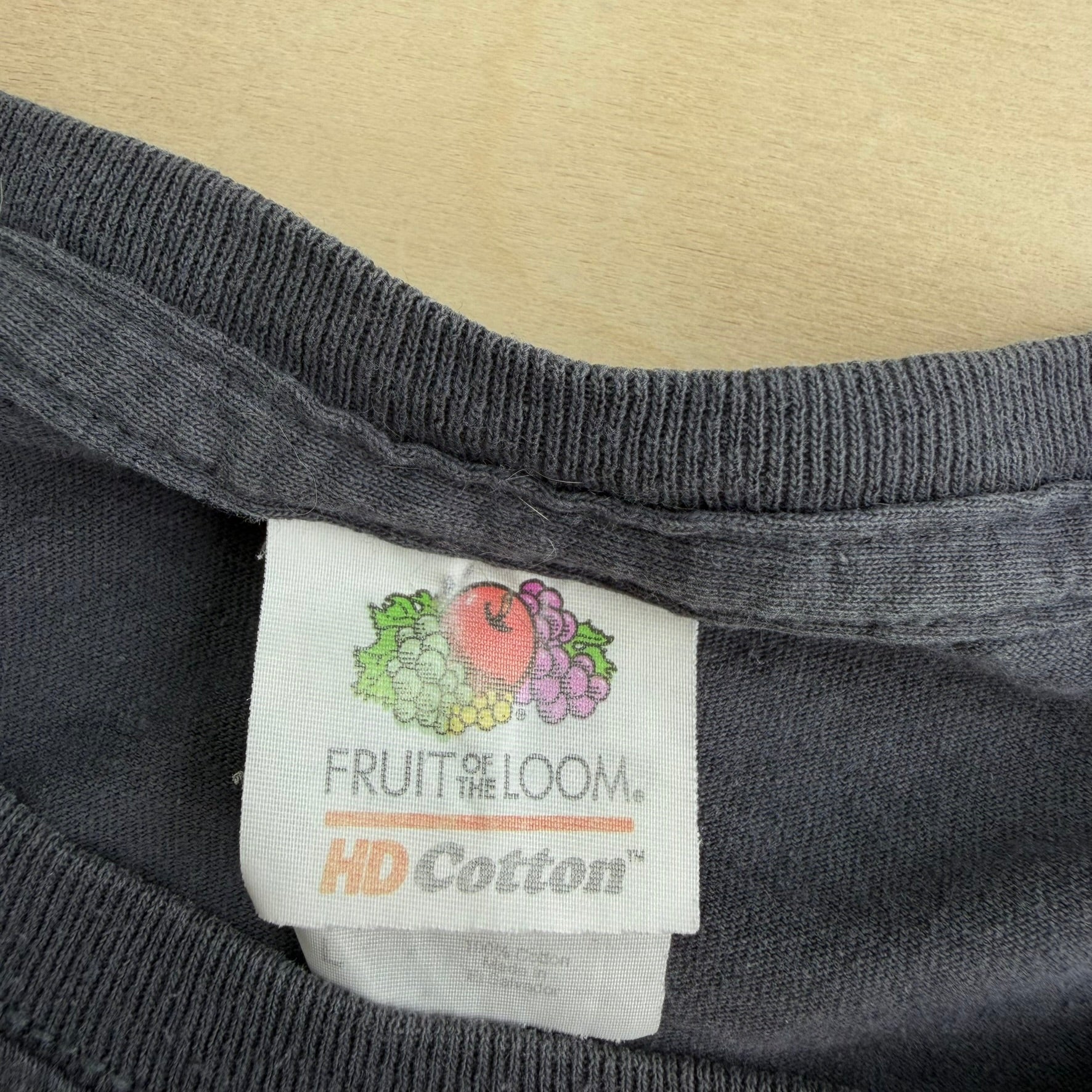 J- Vintage Wolves Forest & Moon Graphic Fruit Of The Loom Tag Tee - L