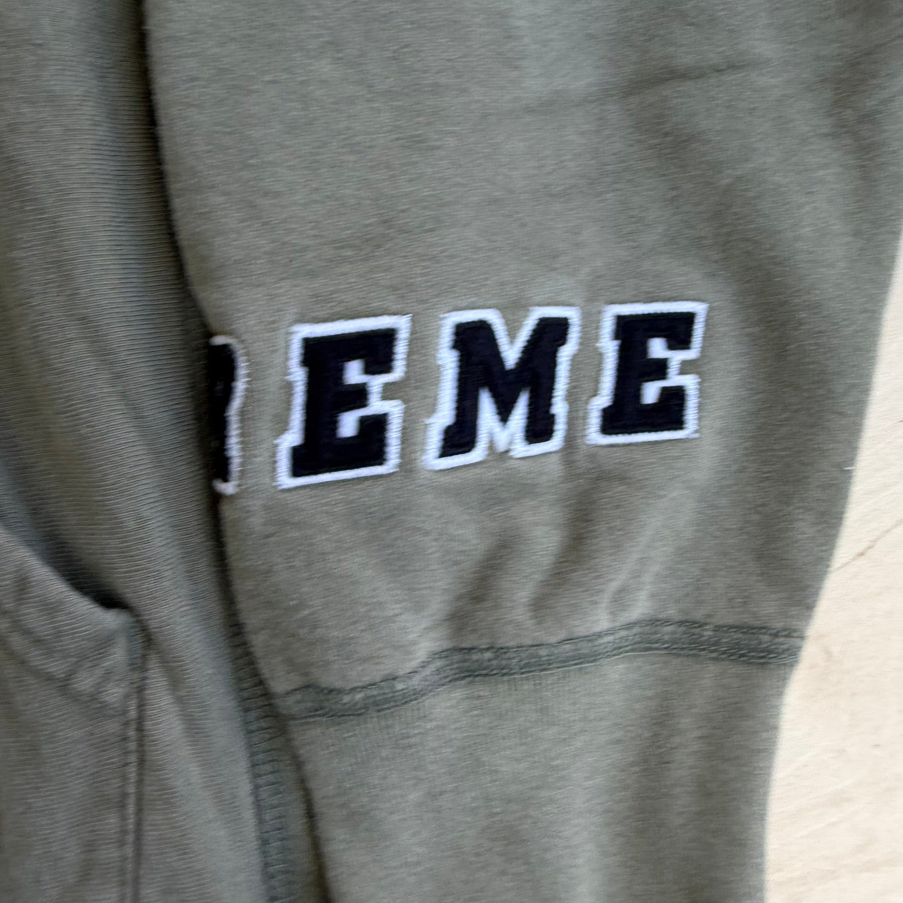 J- '19 Supreme Wrist Logo Embroidered SS19 Olive Green Hoodie - L